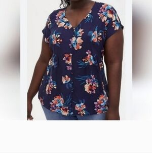 Torrid 2 button up floral blouse